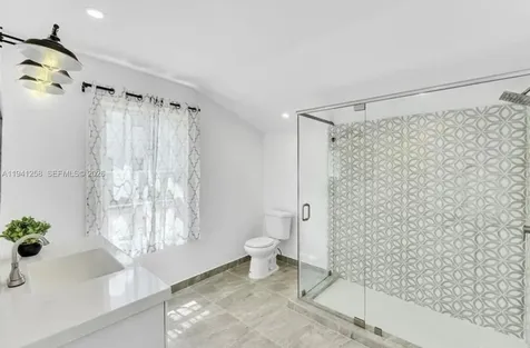 211 SE 9th Street Hallandale Beach FL 33009