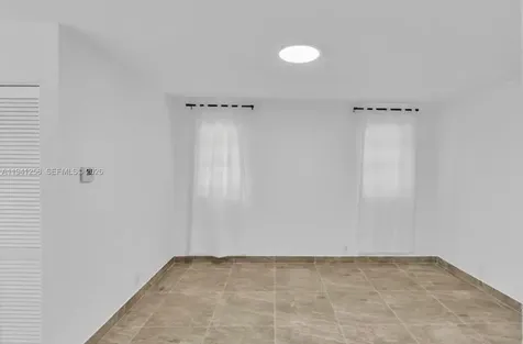 211 SE 9th Street Hallandale Beach FL 33009