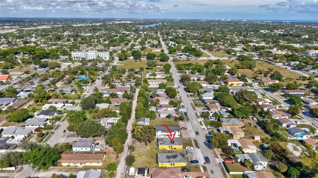 130 - 132 - 134 - 136 SW 8th Avenue Delray Beach FL 33444