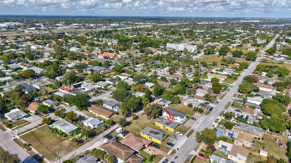130 - 132 - 134 - 136 SW 8th Avenue Delray Beach FL 33444