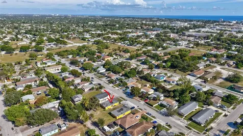 130 - 132 - 134 - 136 SW 8th Avenue Delray Beach FL 33444