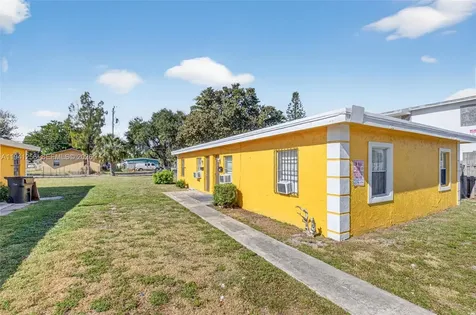 130 - 132 - 134 - 136 SW 8th Avenue Delray Beach FL 33444
