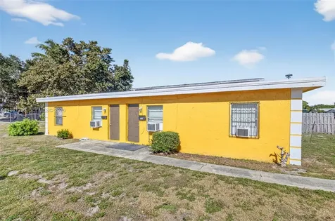 130 - 132 - 134 - 136 SW 8th Avenue Delray Beach FL 33444