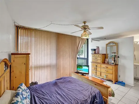 2910 SW 87th Terrace Davie FL 33328