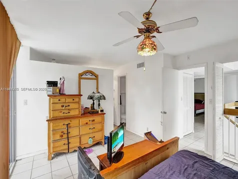 2910 SW 87th Terrace Davie FL 33328