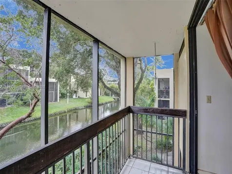 2910 SW 87th Terrace Davie FL 33328