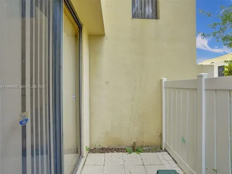 2910 SW 87th Terrace Davie FL 33328