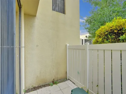 2910 SW 87th Terrace Davie FL 33328