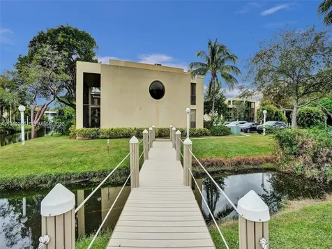 2910 SW 87th Terrace Davie FL 33328