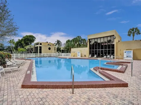 2910 SW 87th Terrace Davie FL 33328