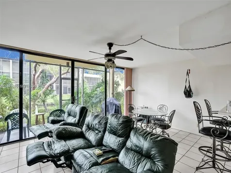 2910 SW 87th Terrace Davie FL 33328