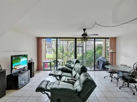 2910 SW 87th Terrace Davie FL 33328