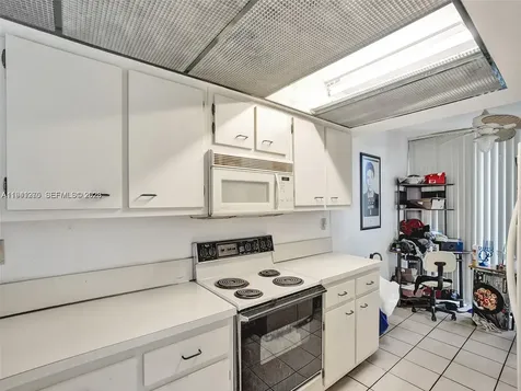 2910 SW 87th Terrace Davie FL 33328