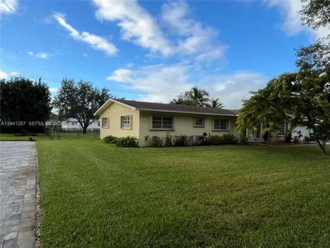 8492 SW 102nd Street Miami FL 33156