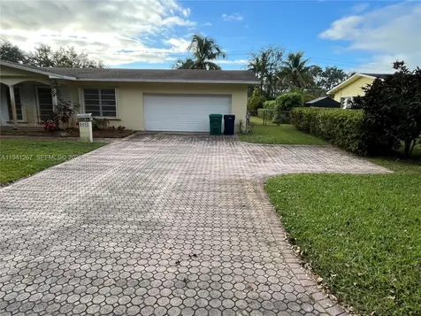 8492 SW 102nd Street Miami FL 33156