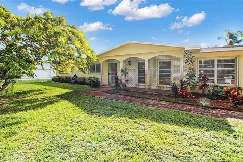 8492 SW 102nd Street Miami FL 33156
