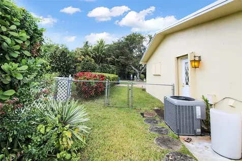 8492 SW 102nd Street Miami FL 33156