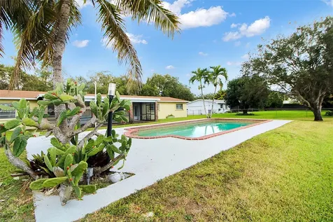 8492 SW 102nd Street Miami FL 33156