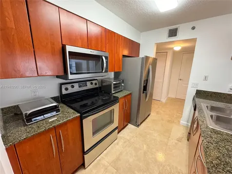 1200 Brickell Bay Drive Miami FL 33131