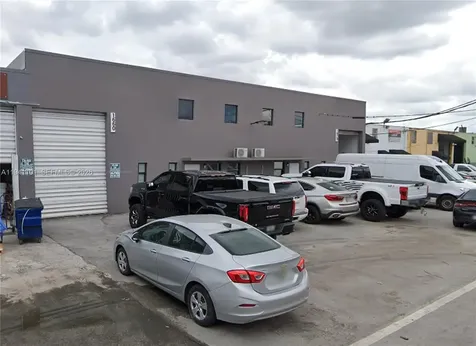 1660 W 33rd Place Hialeah FL 33012