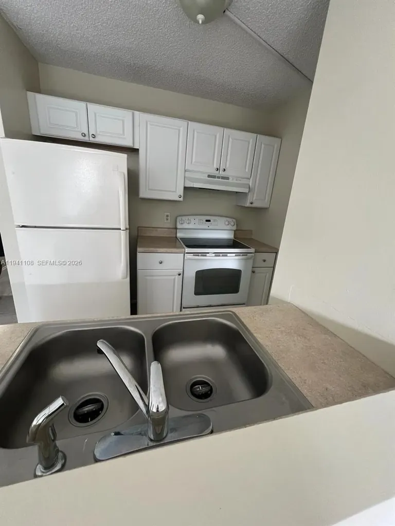 2701 Riverside Drive Coral Springs FL 33065
