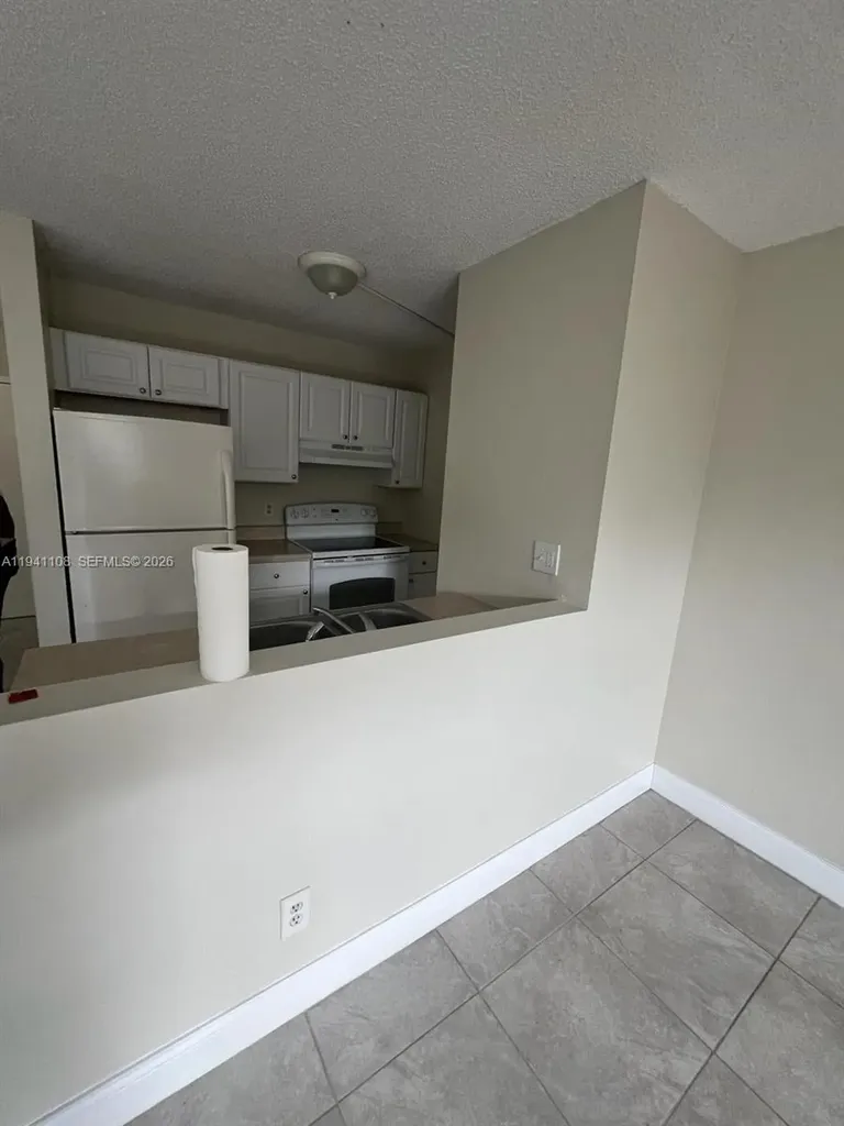 2701 Riverside Drive Coral Springs FL 33065