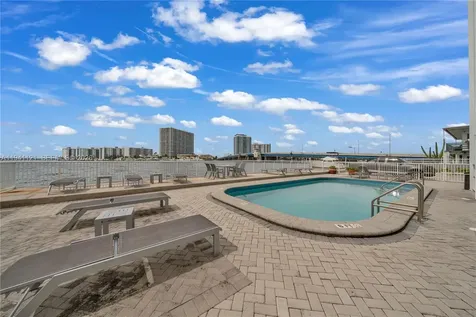 2016 Bay Drive Miami Beach FL 33141