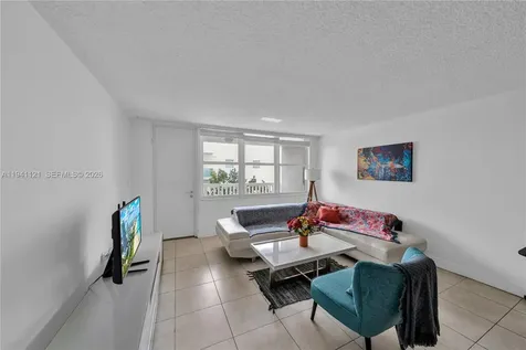 2016 Bay Drive Miami Beach FL 33141
