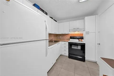 2016 Bay Drive Miami Beach FL 33141