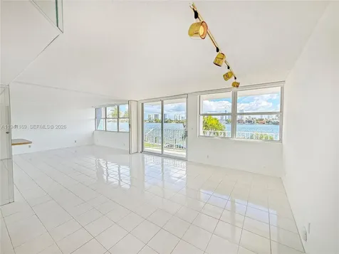 16570 NE 26th Avenue North Miami Beach FL 33160