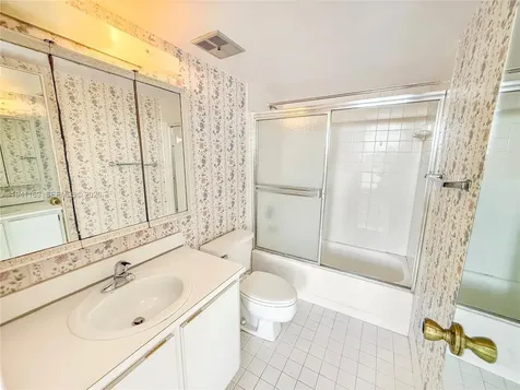16570 NE 26th Avenue North Miami Beach FL 33160