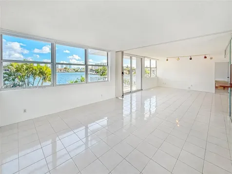 16570 NE 26th Avenue North Miami Beach FL 33160