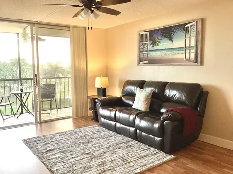 8900 Washington Boulevard Pembroke Pines FL 33025