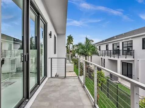 4656 SW 32nd Avenue Dania Beach FL 33312