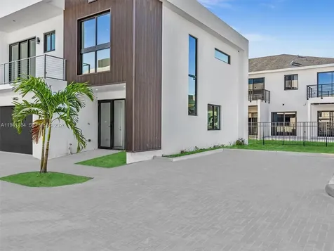 4656 SW 32nd Avenue Dania Beach FL 33312