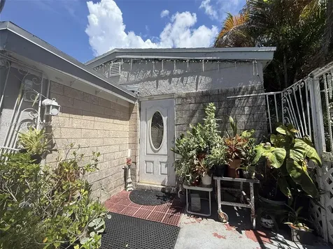 1535 NE 171st Street North Miami Beach FL 33162