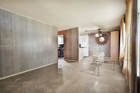 251 Avenue O Riviera Beach FL 33404