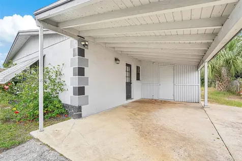 251 Avenue O Riviera Beach FL 33404