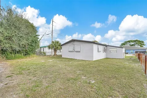 251 Avenue O Riviera Beach FL 33404