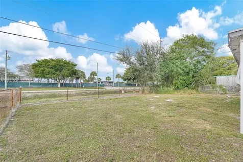 251 Avenue O Riviera Beach FL 33404