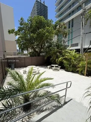 505 NE 30th Street Miami FL 33137