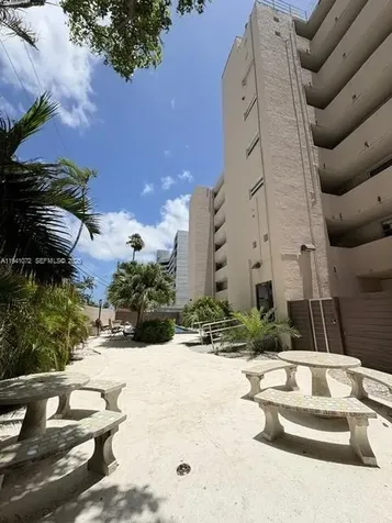 505 NE 30th Street Miami FL 33137