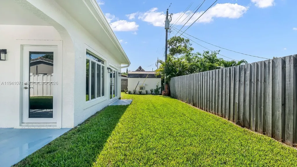 5713 NE 17th Terrace Fort Lauderdale FL 33334