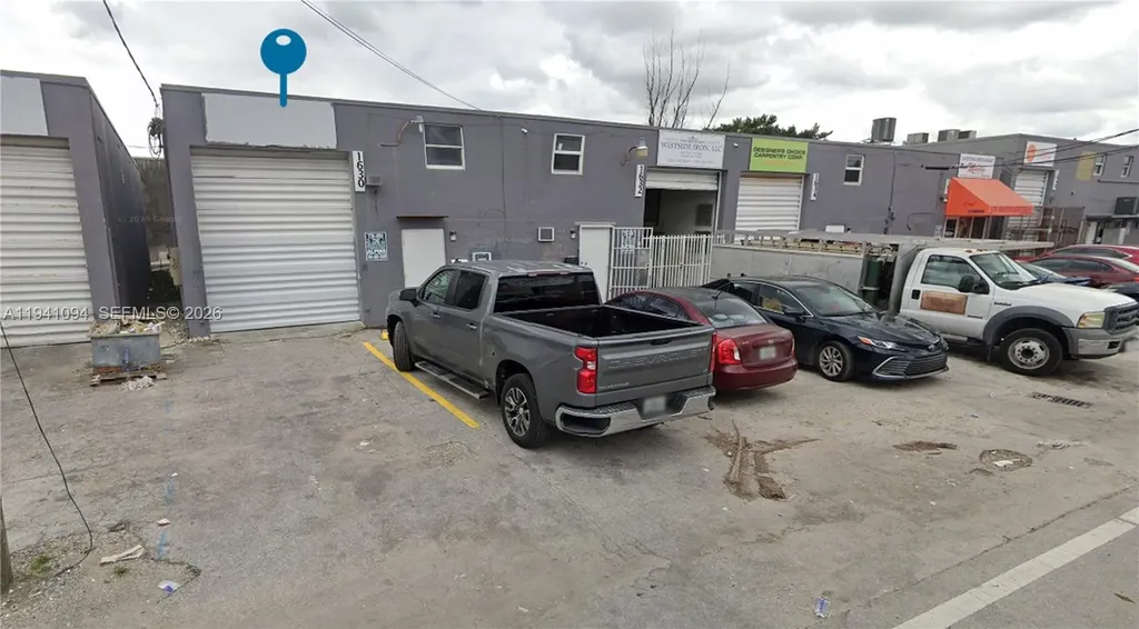 1630 W 33rd Place Hialeah FL 33012