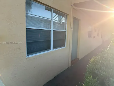 4061 N Dixie Highway Oakland Park FL 33334