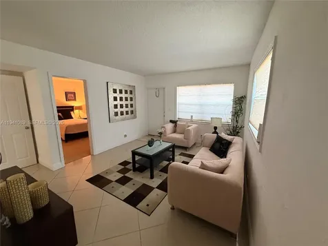 4061 N Dixie Highway Oakland Park FL 33334