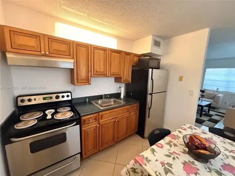 4061 N Dixie Highway Oakland Park FL 33334