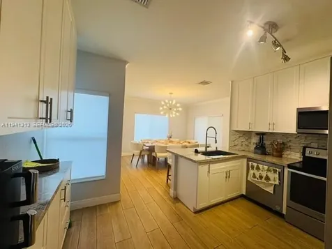 10919 NW 67th Terrace Doral FL 33178