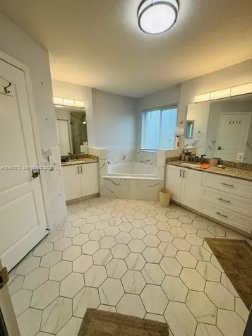 10919 NW 67th Terrace Doral FL 33178