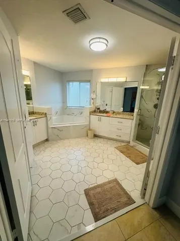 10919 NW 67th Terrace Doral FL 33178
